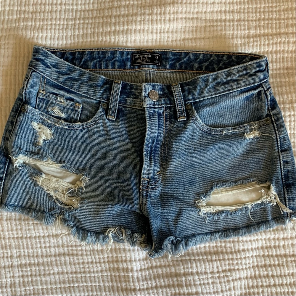 Abercrombie denim shorts. Size 25.
